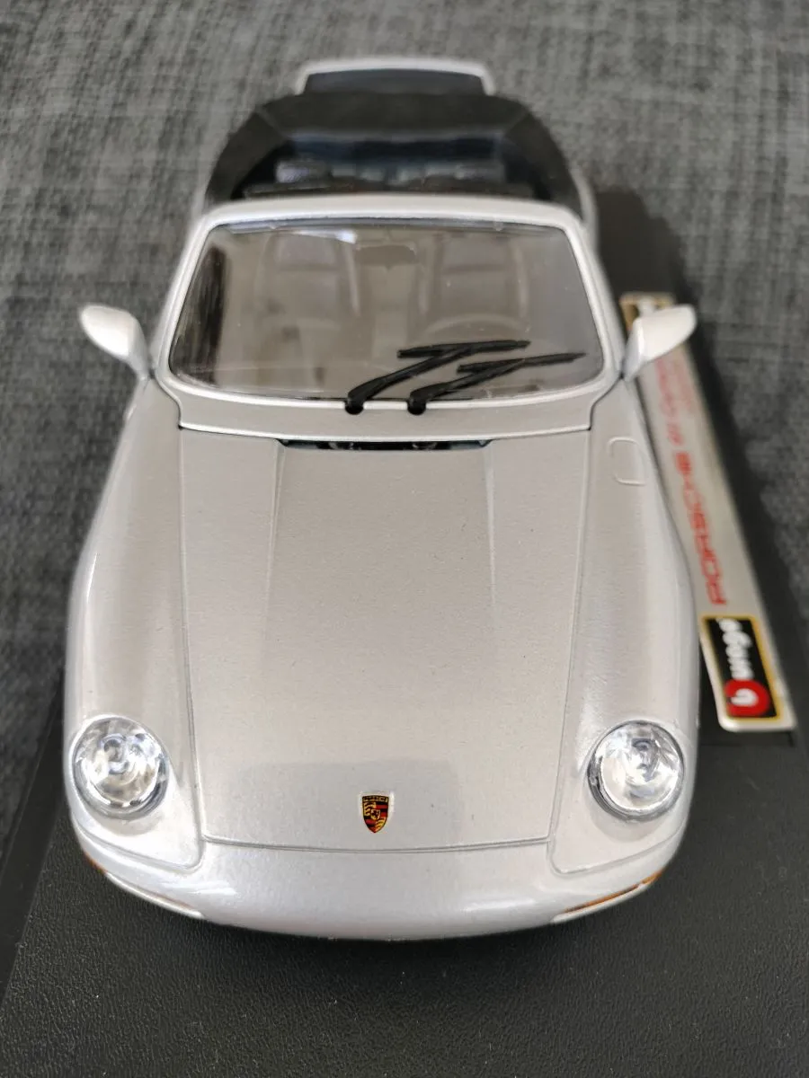 Bburago Porsche 911 Carrera 1994