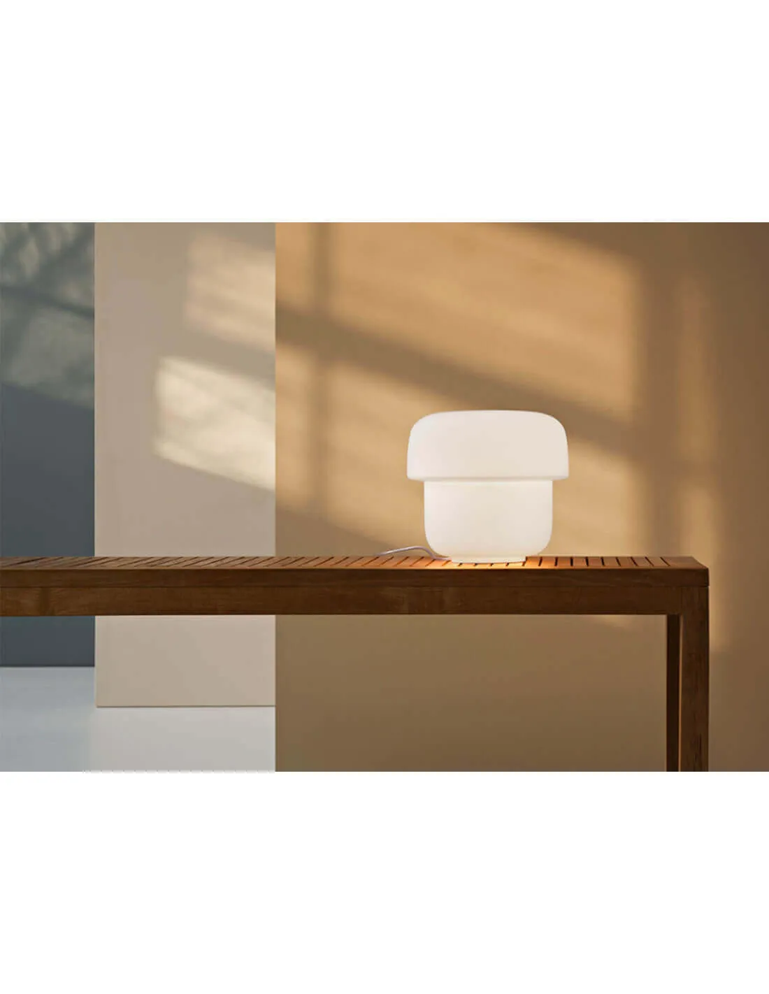Lampe a poser forme champignon en verre blanc - mico - prandina