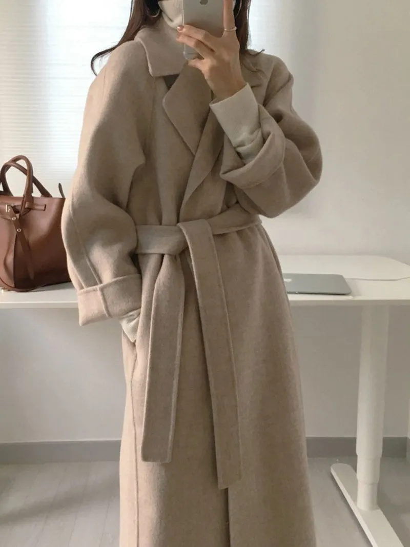 Manteau Long pour Femmes avec Col légant et Ceinture – Chic et Confortable