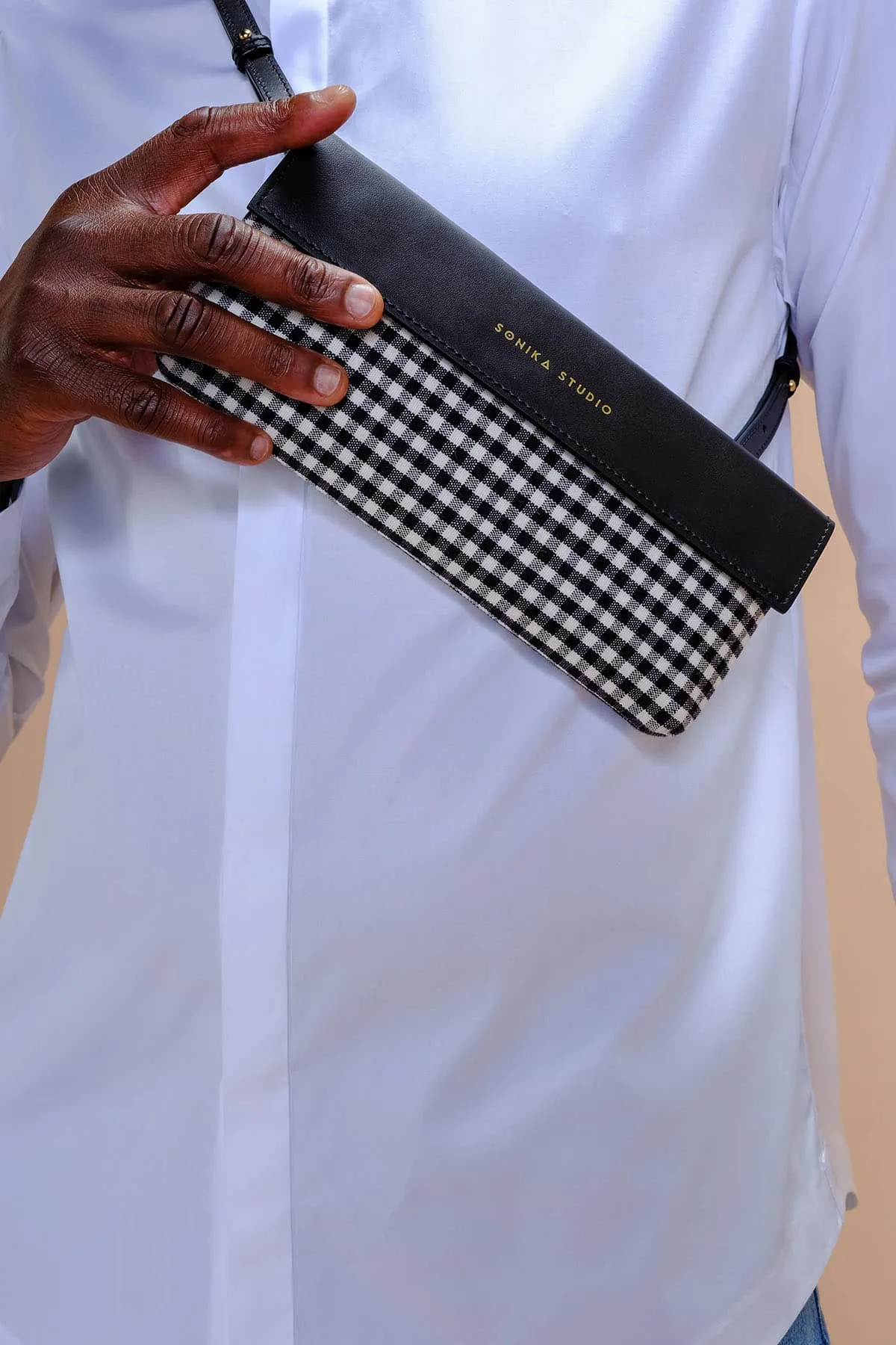 Pochette en cuir et Krama - Sokhaya noir et blanc – Label AÉ Paris
