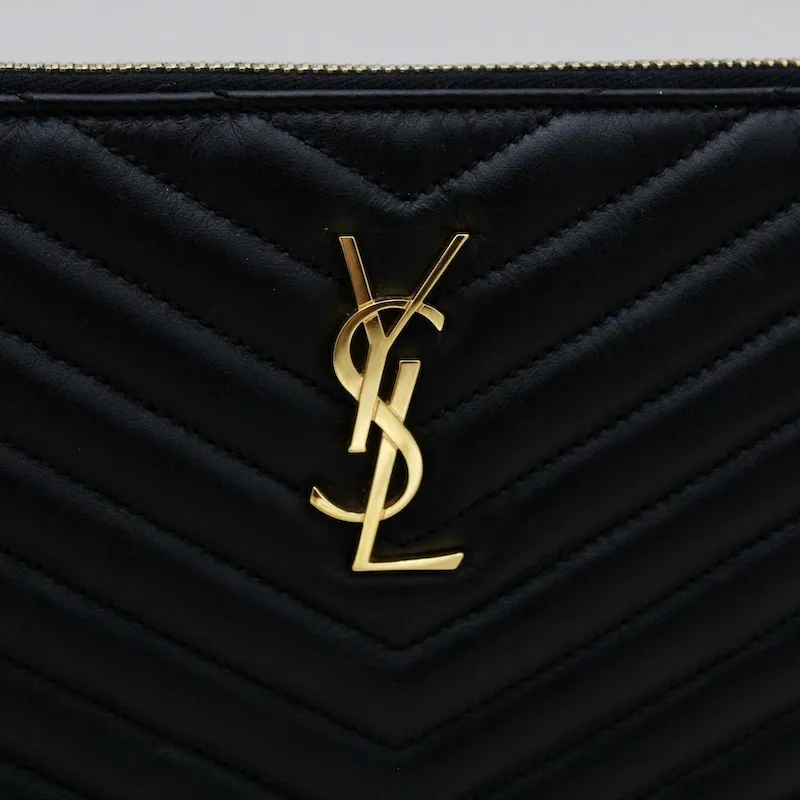 Pochette Monogramme A5 en cuir chevron noir – Saint Laurent